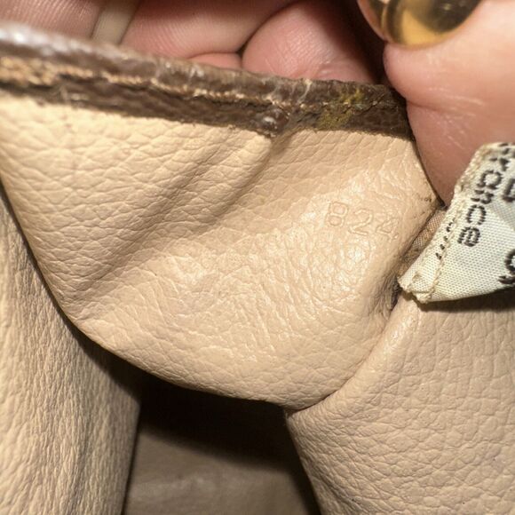 Authentic Louis Vuitton Monogram Toiletry Pouch 26 M47542 - Picture 14 of 15